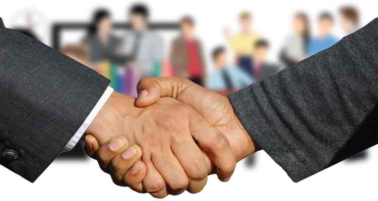 Perusahaan Konsolidasi Utang vs Pinjaman Konsolidasi Utang: Mana yang Lebih Baik?